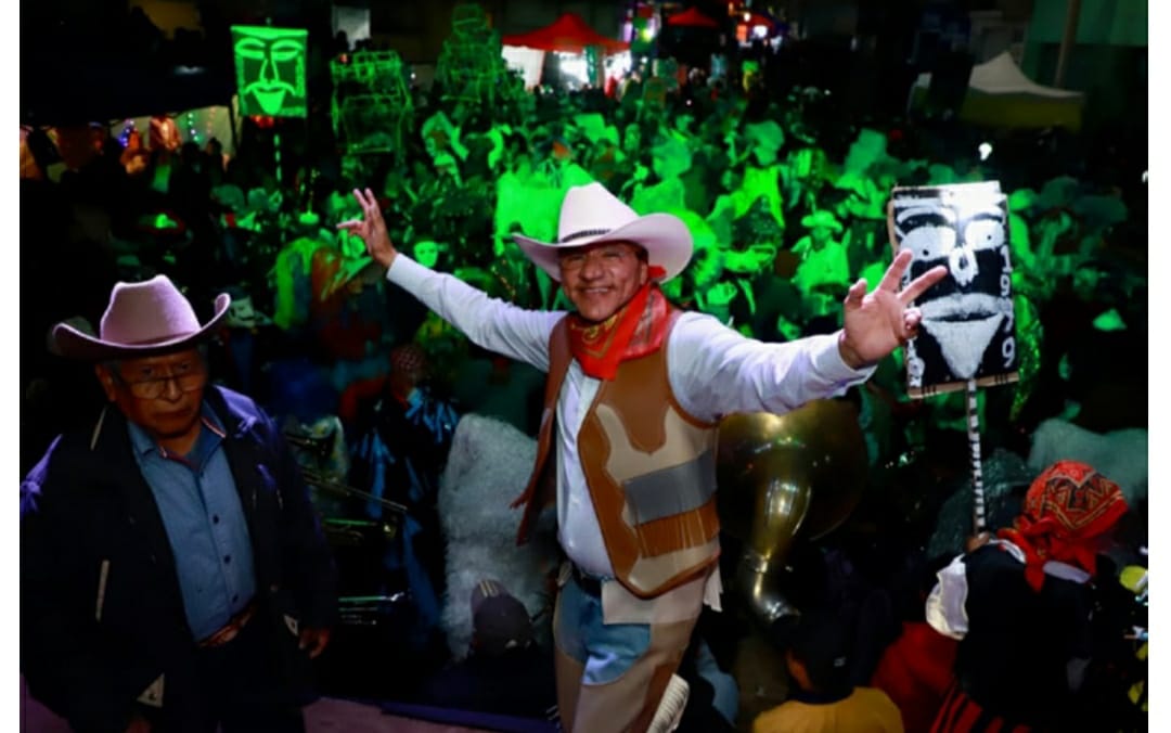 Benjamín Rico se sumó a la festividad y aseguró que estas acciones fortalecen la identidad de los barrios altos. (Cortesía)