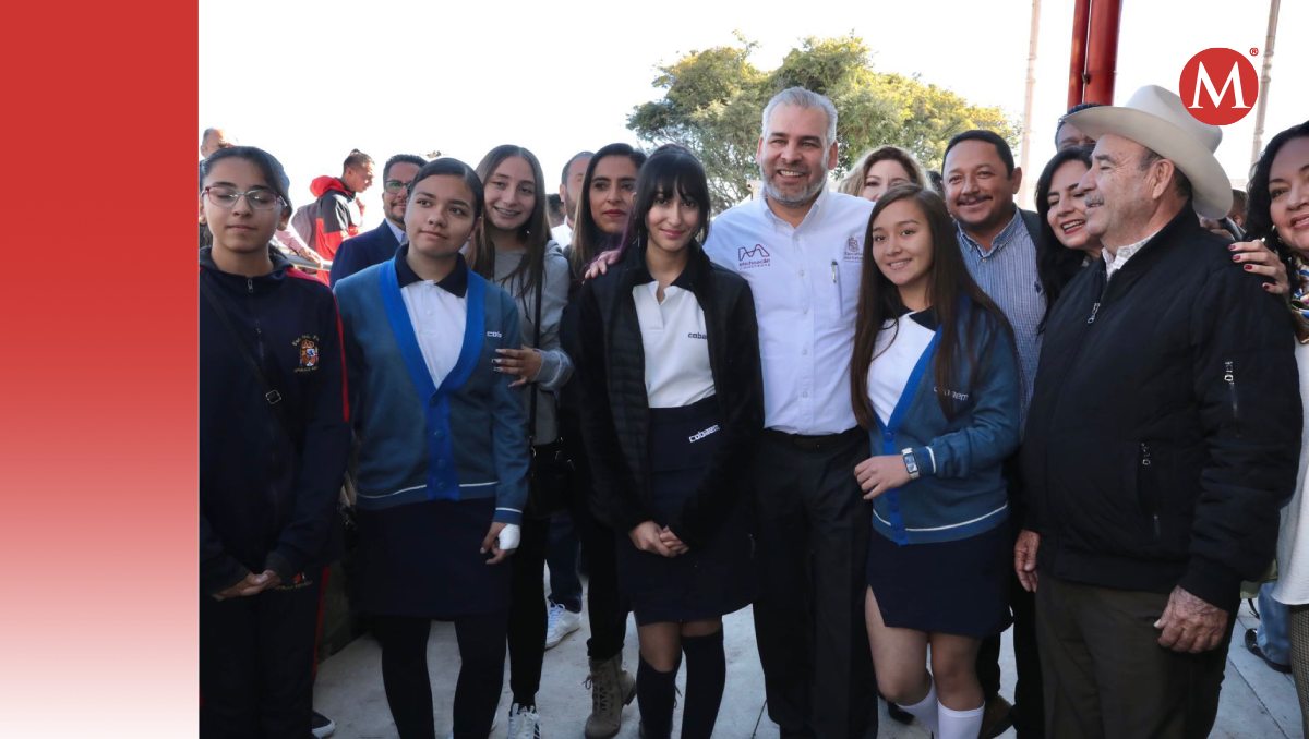 El gobernador Alfredo Ramírez Bedolla señaló que la entrega de tenis impulsa y motiva a los estudiantes.