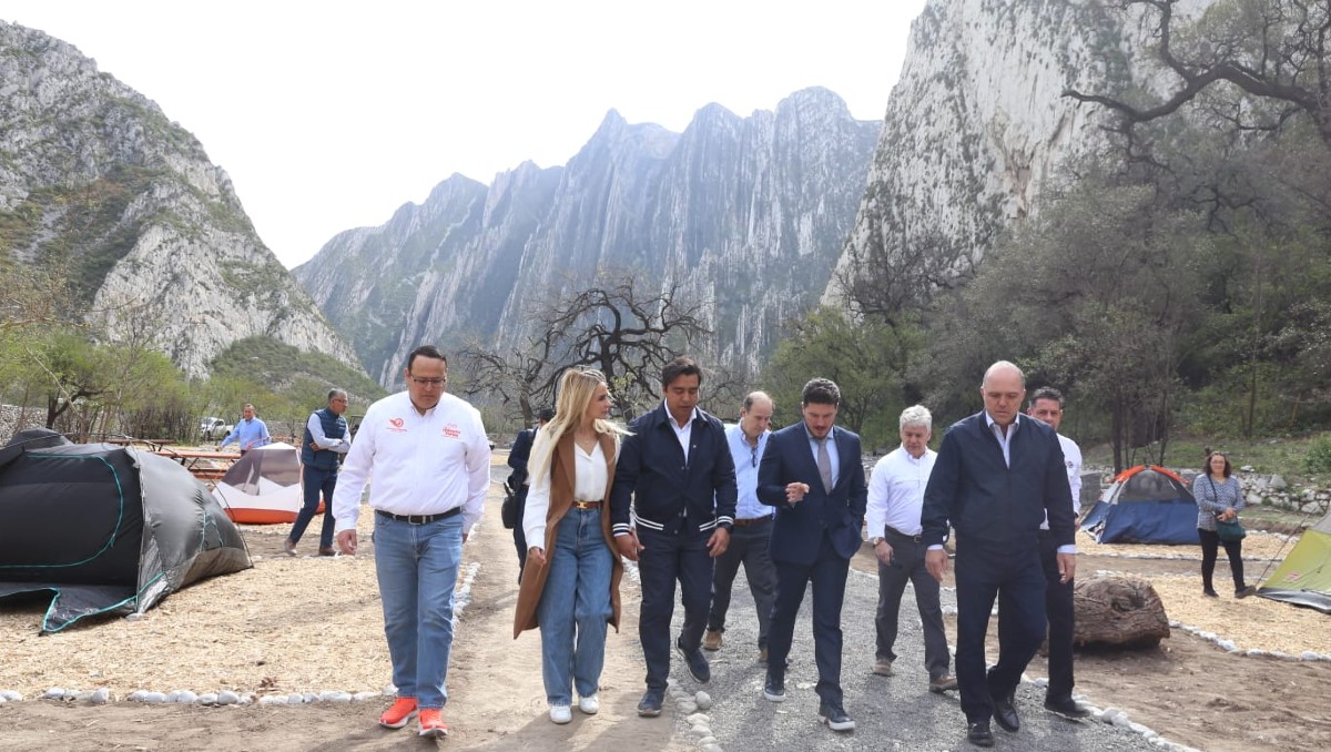 El gobernador inauguró esta mañana una estación para hacer día de campo al interior de La Huasteca | Raúl Palacios