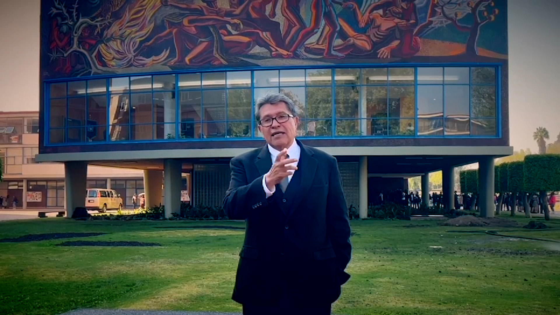 Las precampañas estuvieron llenas de actividad mediática y guerra sucia | Antilogía