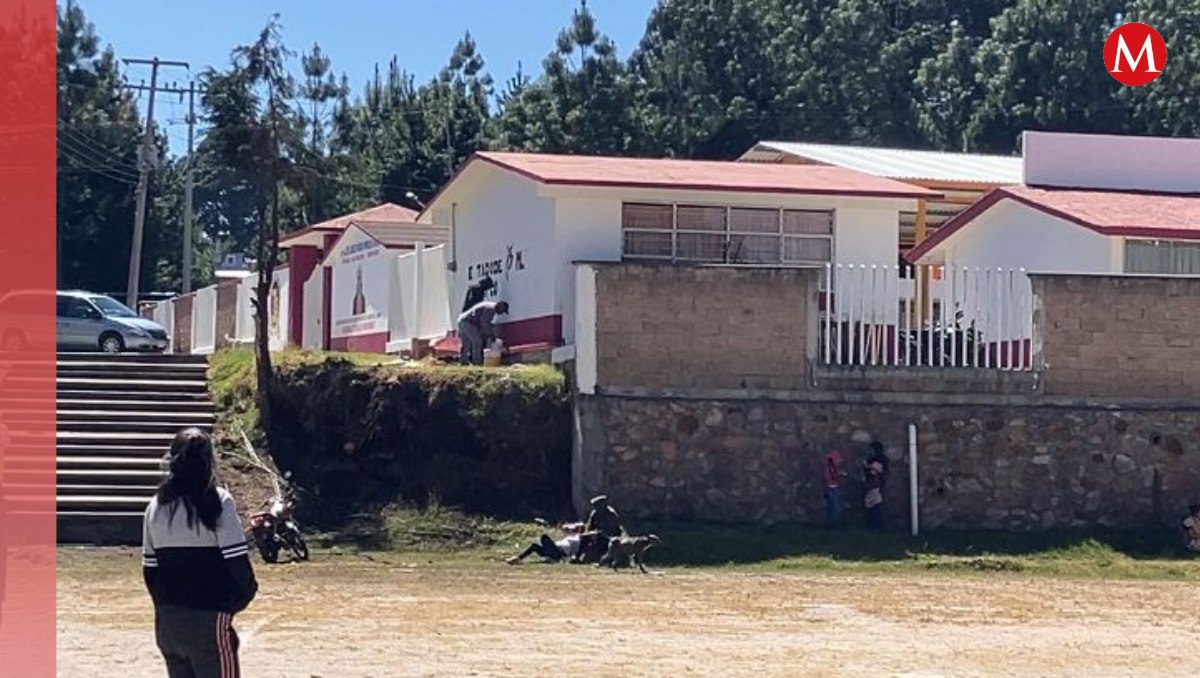 Se realizan cambios de alumnos y profesores de Texcapilla por diversos motivos