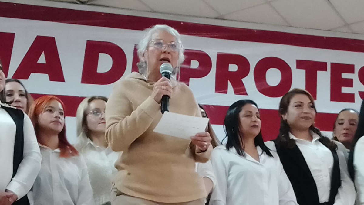 Sánchez Cordero en la  tomar protesta a Maribel Soto representante estatal de la organización SUMA | Fotos: Carlos Zaid