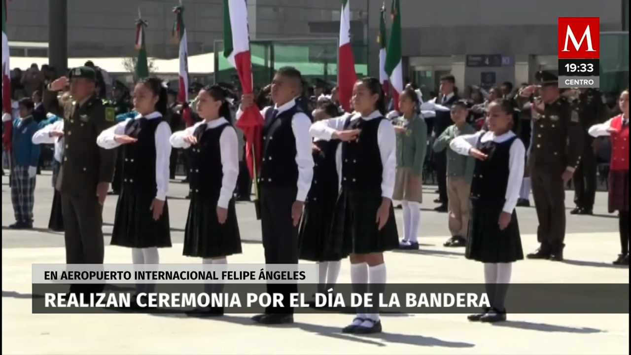Ceremonia conmemorativa al Día de la Bandera en el aeropuerto Felipe Ángeles