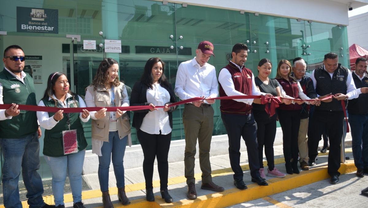 Inauguración del Banco del Bienestar en la avenida Cuatro en Nezahualcóyotl. Foto: (Lauro Galicia)