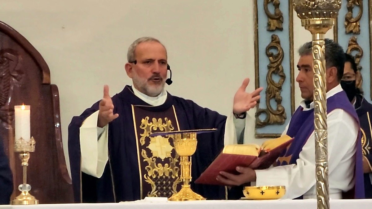 Obispo José de Jesús González Hernández.