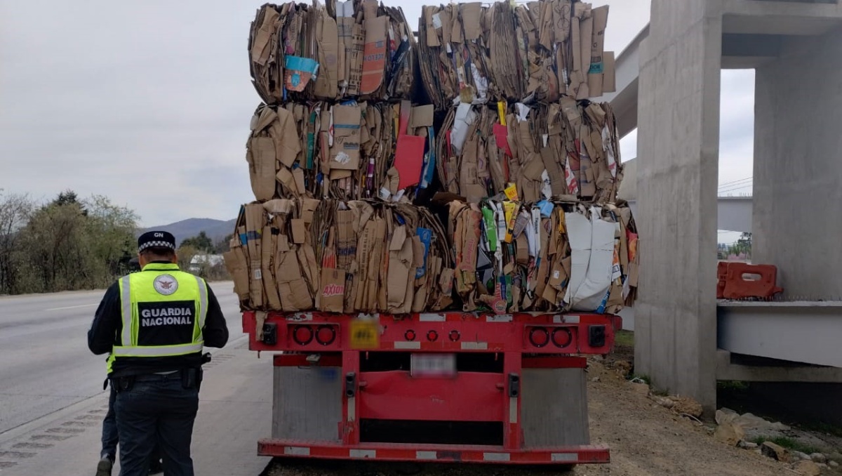 El operativo de búsqueda por el robo de tractocamión se realizó en México-Querétaro. Foto: (Abadiel Martínez)