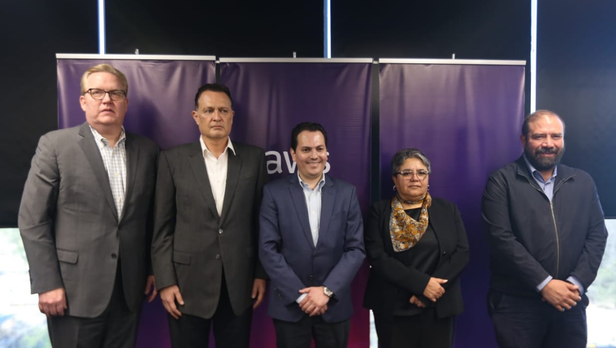 Ésta inversión podrá generar oportunidades para personas y empresas al acceder a las TICs, afirmaron directivos. Foto: (Araceli López)