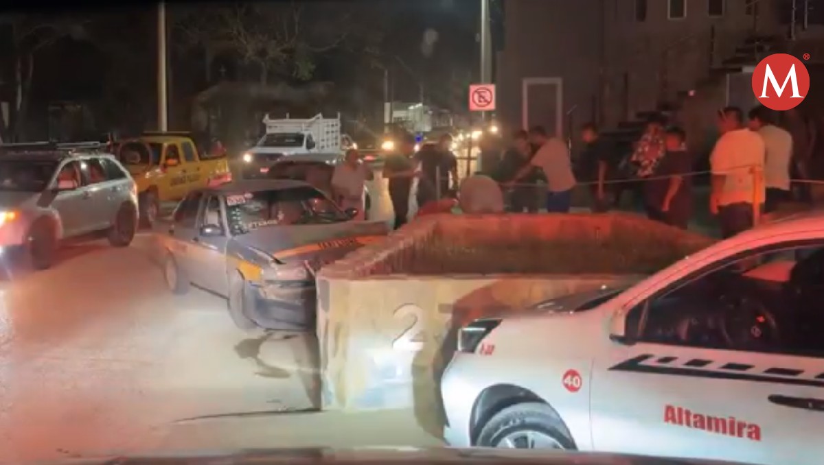 Muere conductor de taxi en Altamira. (Bomberos Voluntarios de Tamaulipas A.C.)