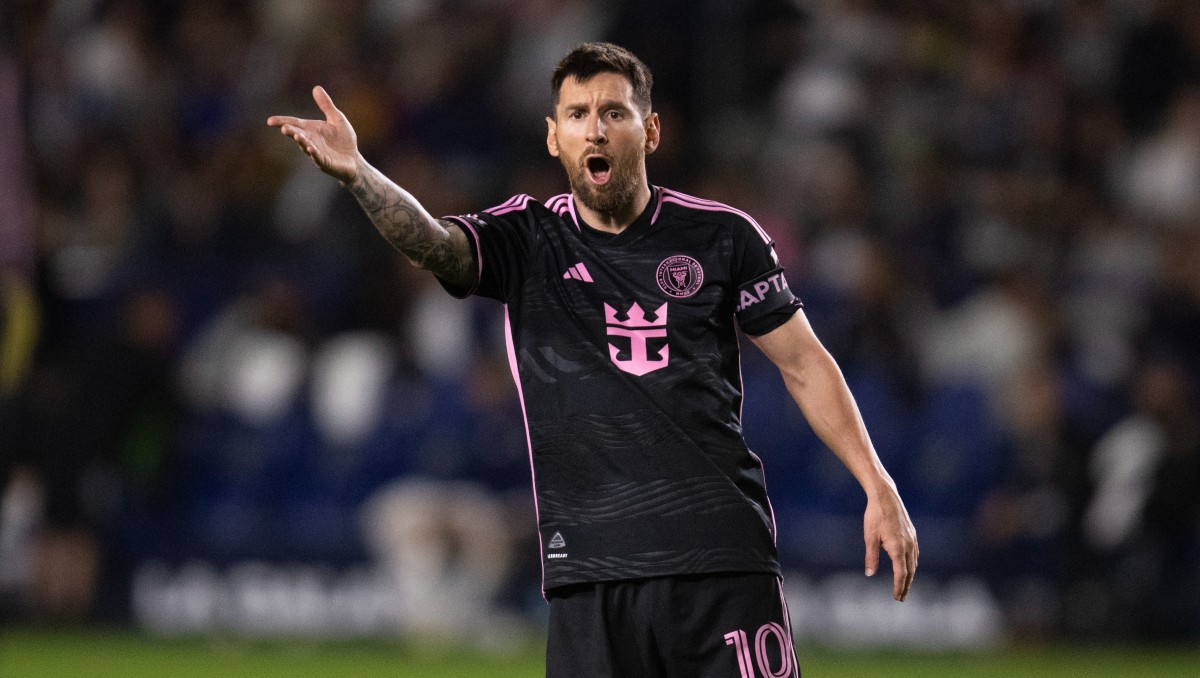 Jugador del LA Galaxy aclara que Messi no le negó la playera ni el saludo (AP)