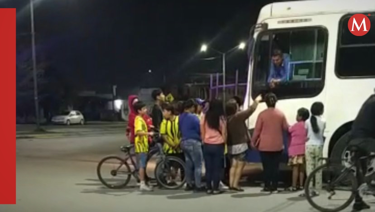 Al lugar arribó la Policía de Apodaca para intentar dialogar con los usuarios | Especial