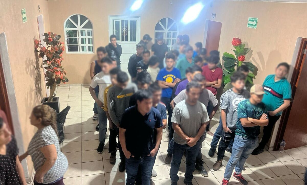 Fueron 90 migrantes los localizados en un hotel de Guadalajara. (Cortesía)