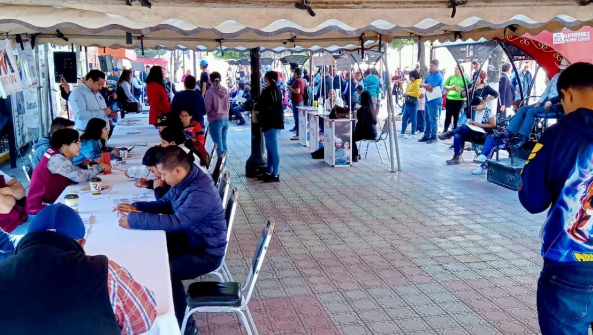 Empleo: Realizan jornada de contratación de Yura en Lerdo.