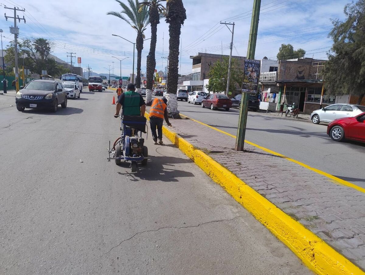 Servicios Públicos en Gómez Palacio dio mantenimiento a las vialidades por donde pasarán los correctores del Maratón Lala.