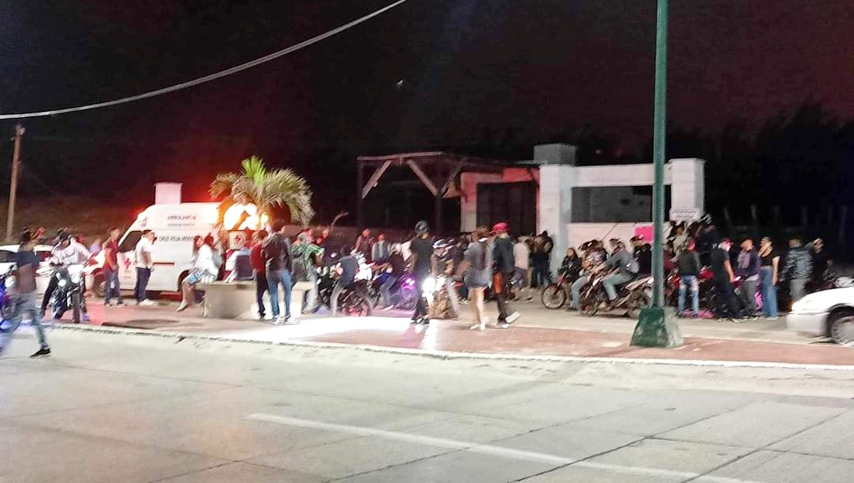 Joven lesionada en playa Miramar. (Cortesía)