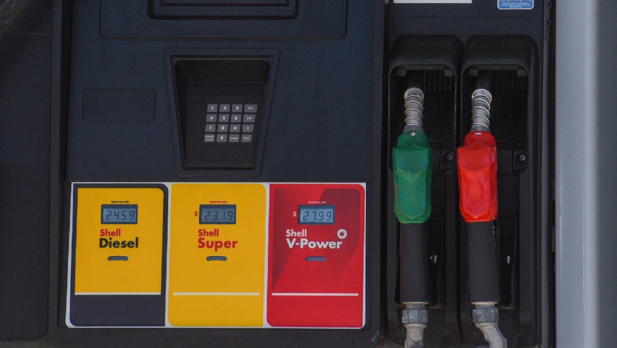 Bomba despachadora de gasolina. | Cuartoscuro