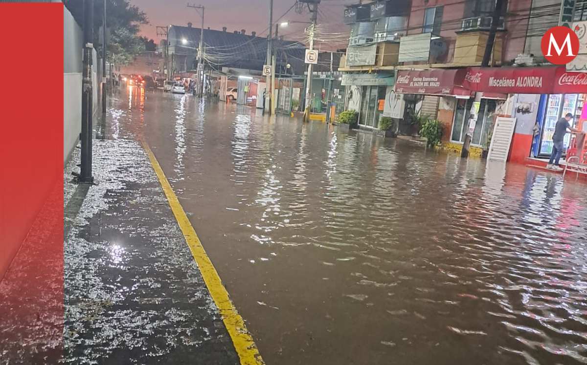 Mega fuga de agua en Tultitlán, Estado de México. | Foto: @vialhermes