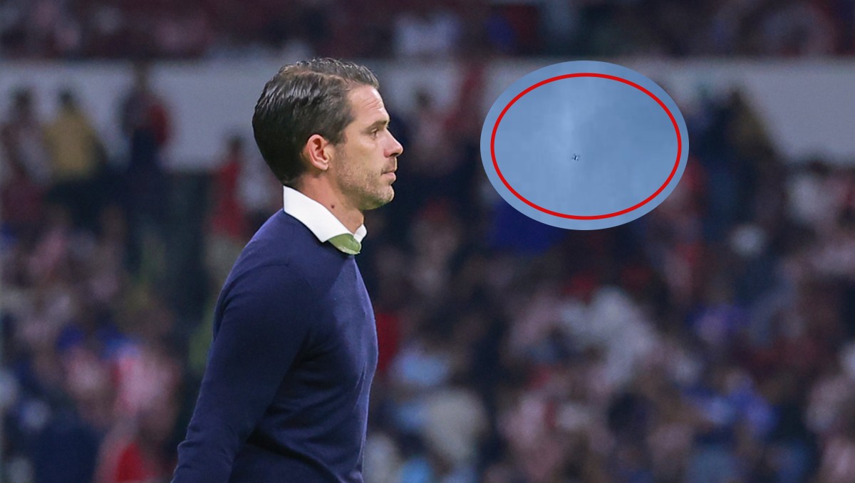 Dron aparece en entrenamiento de América y Fernando Gago responde a 'sospechas' sobre Chivas  (Imago7/X @julioiba)