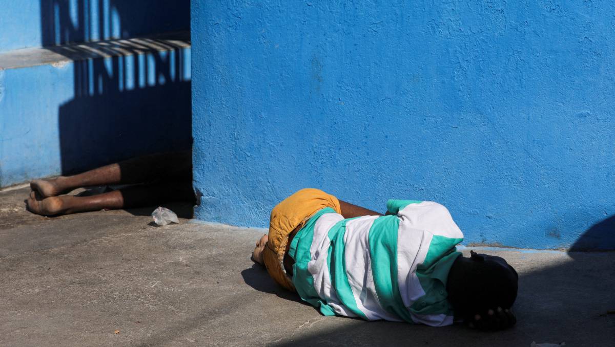 Los haitianos que viven en refugios acusan sentirse como animales | AP