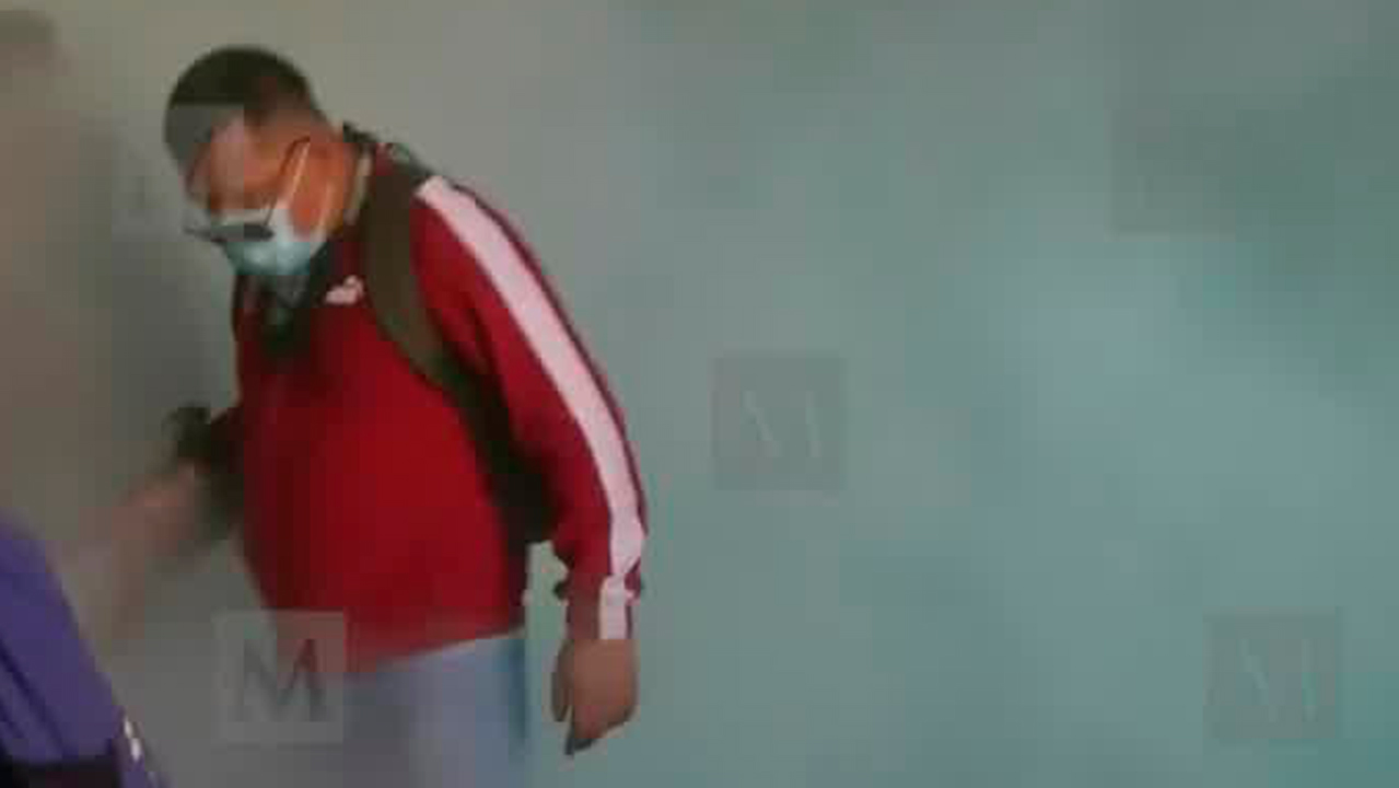 Después de 10 días, normalistas levantan plantón afuera del Palacio Nacional