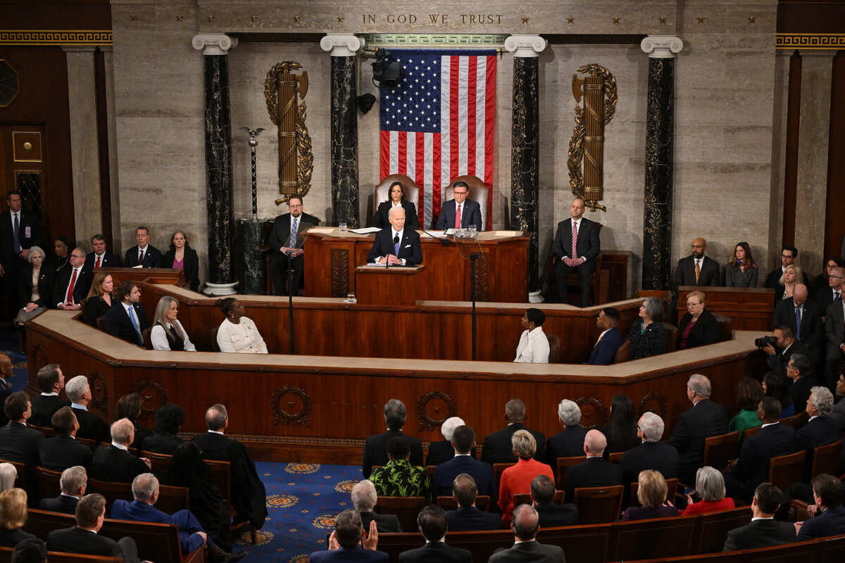 El presidente de EU, Joe Biden, pronuncia el discurso sobre el Estado de la Unión en la Cámara de Representantes del Capitolio | Agencia AFP