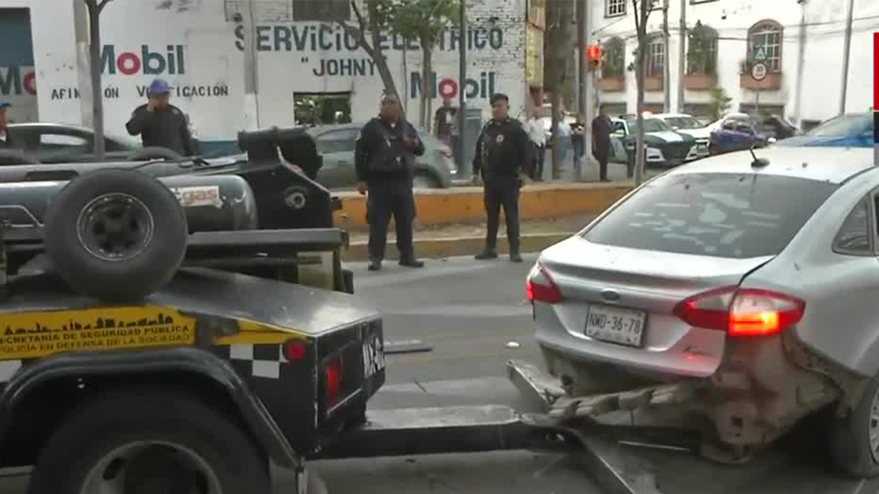 Se registró un choque entre un auto particular y una unidad de Metrobús al norte de la CdMx
