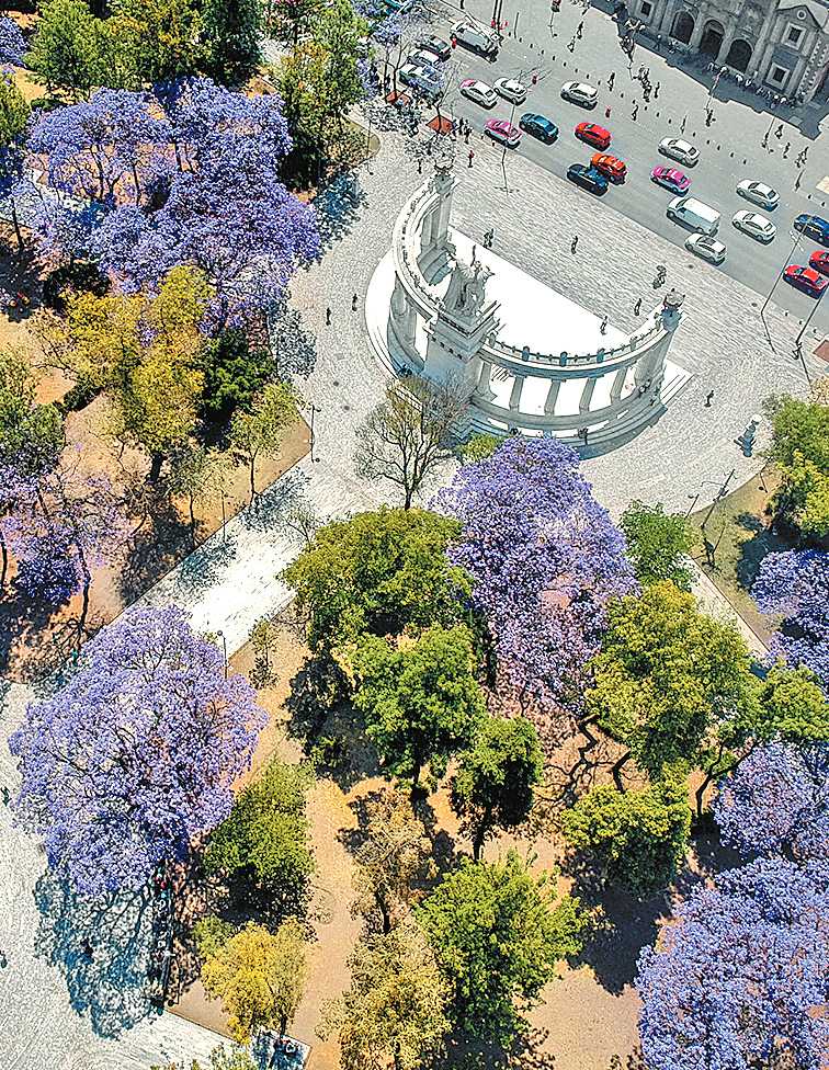Vista aérea del Hemiciclo a Juárez. Archivo