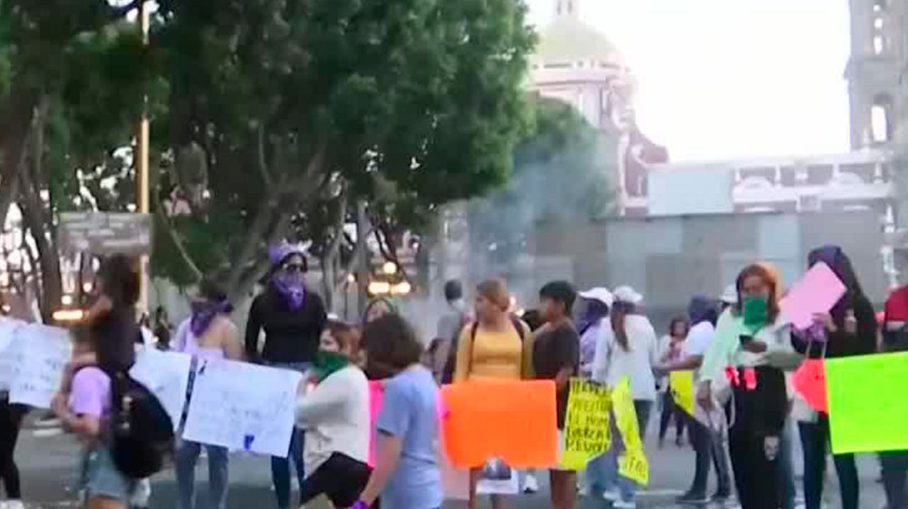 Feministas reportan ataques por parte de la policía en Puebla