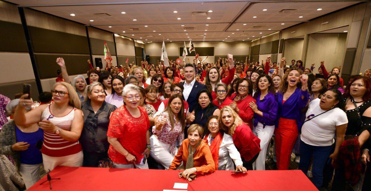 Mujeres priistas en encuentro por Día Internacional de la Mujer. | X