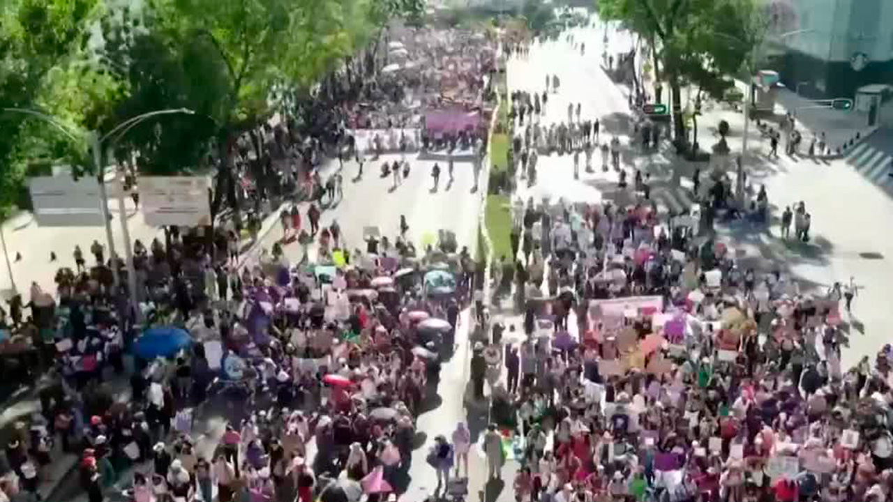 Personal de salud marcha por la igualdad y contra la violencia de género en CdMx