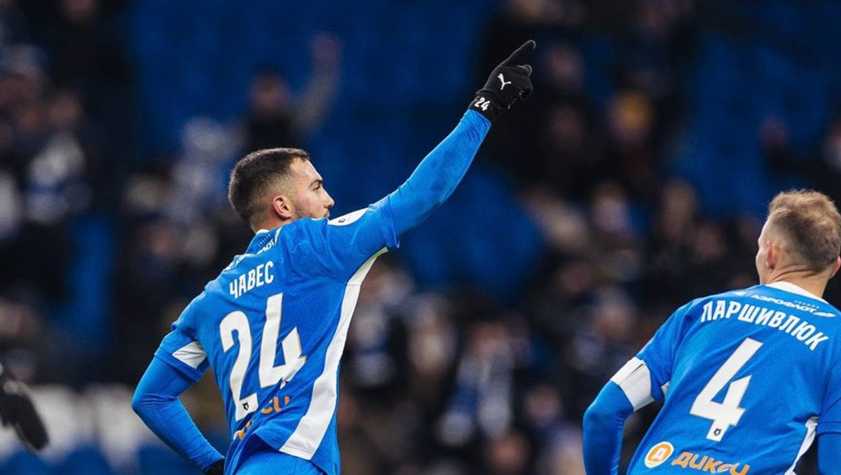 Luis Chávez se luce con un golazo con el Dinamo de Moscú (X @fcdynamo)