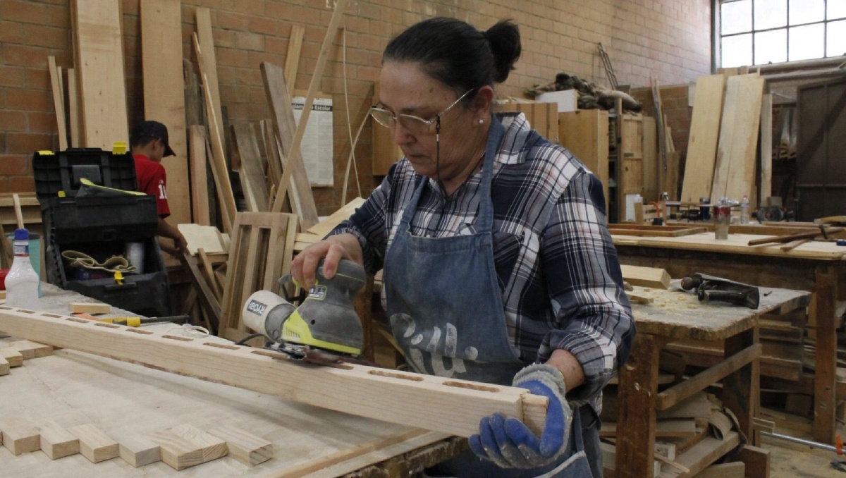 Condiciones laborales en una MiPyme de productos de madera. Foto: (Especial)