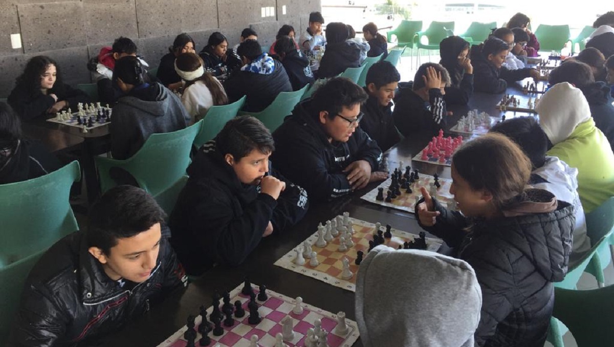 Desde primero de primaria, los niños pueden aprender a jugar ajedrez. (cortesía)