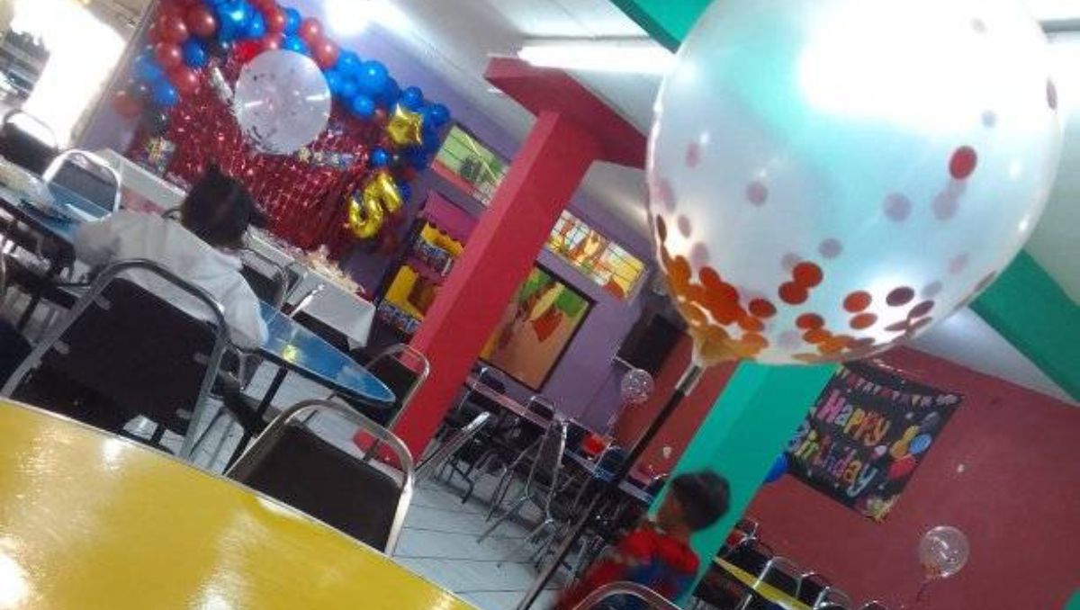 Usuarios van a fiesta de niño en Saltillo. | Facebook