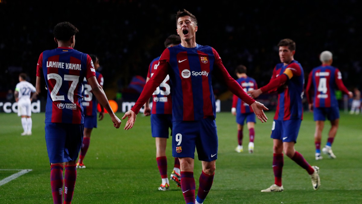 Robert Lewandowski selló la goleada del Barcelona sobre el Napoli (AP)
