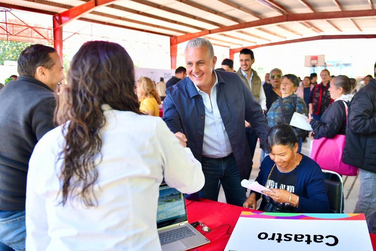 Román Alberto Cepeda González recorrió los módulos de la brigada multidisciplinaria de servicios. | Especial