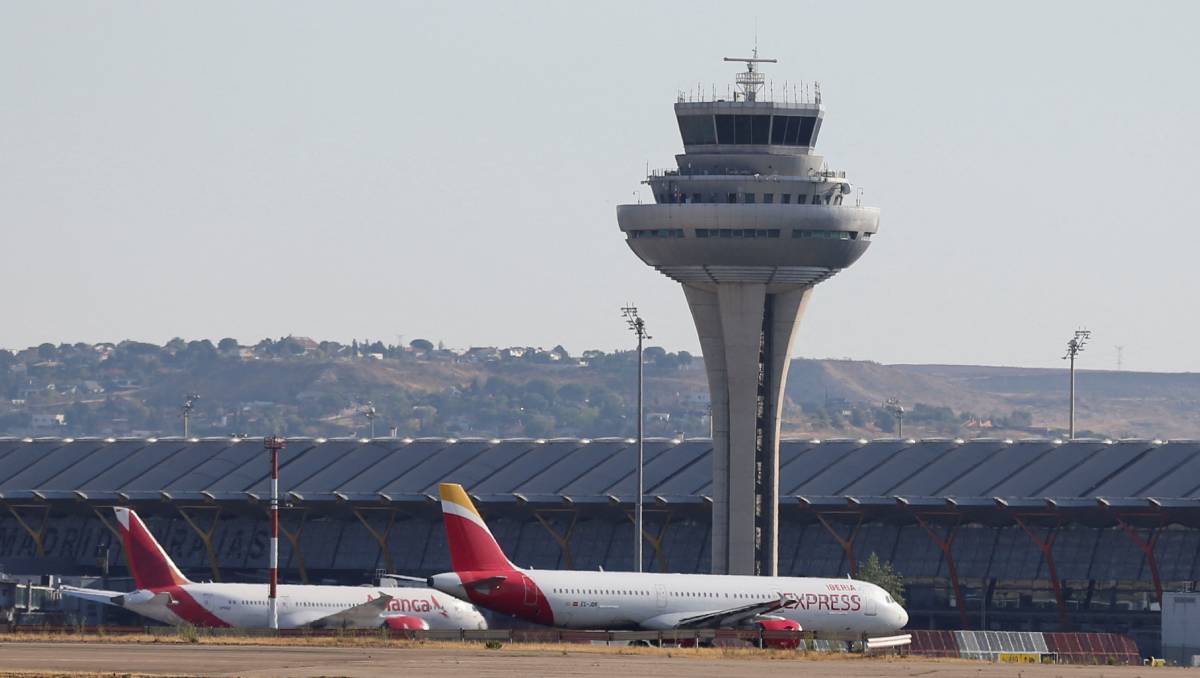 El sector aeroportuario es uno de los que más presentan dificultades para reducir su huella de carbono. | Reuters