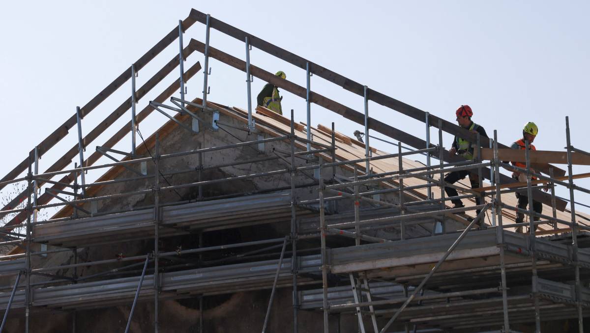 Los trabajadores dejan sus empleos debido a una mezcla de agotamiento físico y mental. | Reuters