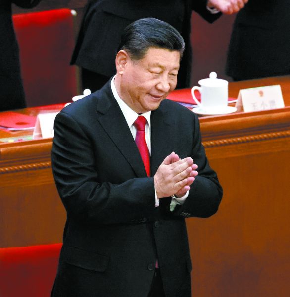 Las ideas de Xi Jinping y Deng Xiaoping, en medio de la crisis política de la nación asiática. EFE Y AP