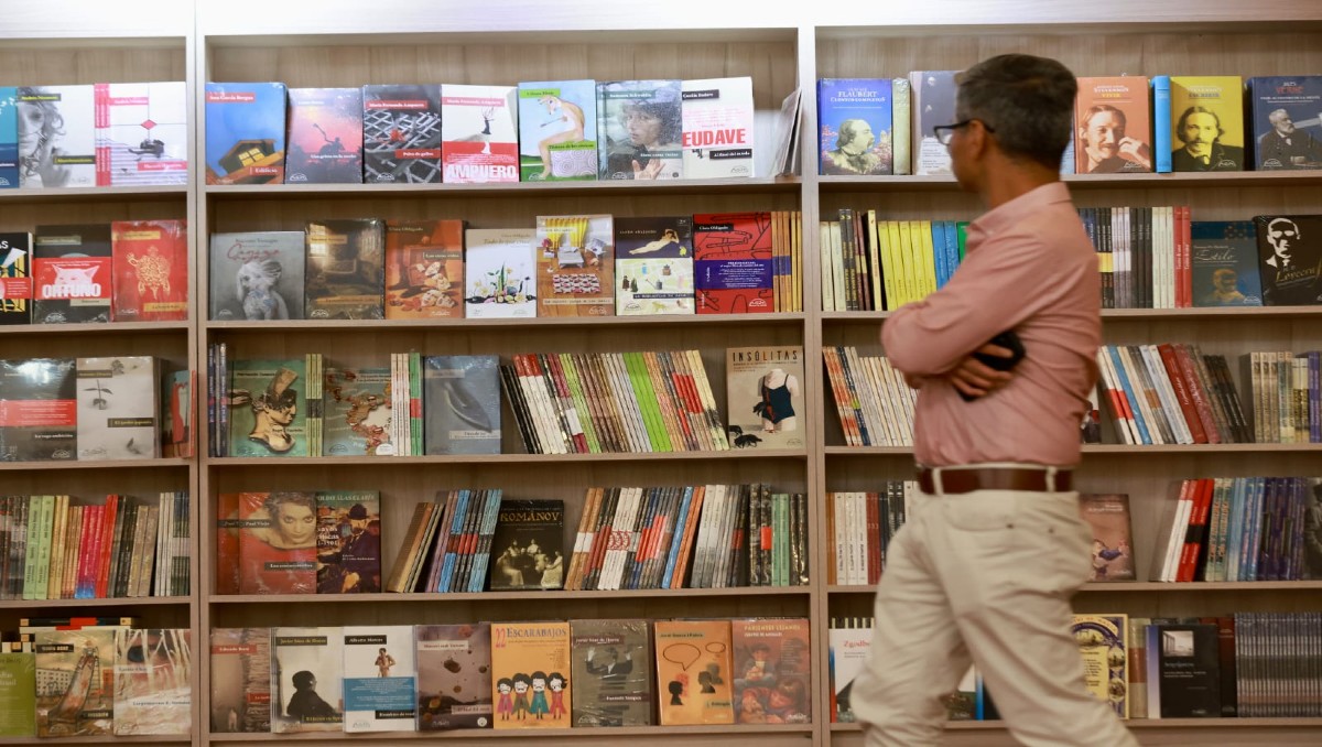 Inicia Feria Universitaria del Libro UANLeer 2024 | Especial