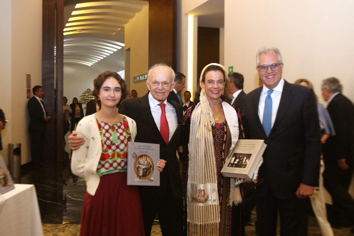 Mira Harp Grañén, Alfredo Harp Helú y María Isabel Grañén Porrúa.  (Foto: Ariana Pérez)