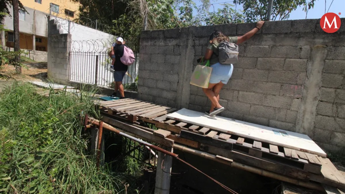 Reportan puente peatonal en malas condiciones en Tampico. Foto: Yazmín Sánchez