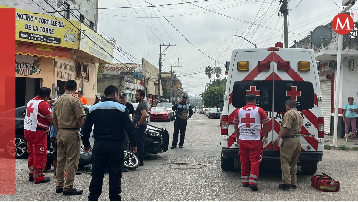 Se registra choque en avenida de Tampico, una mujer resulta lesionada