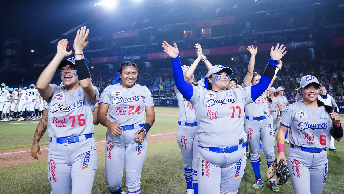Charros consigue su segundo triunfo en la Serie de la Reina (Imago 7)