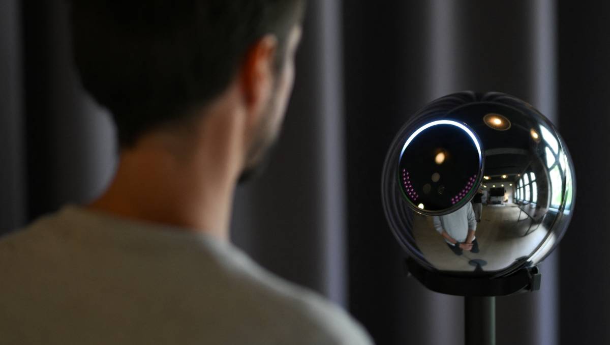 El modelo de la compañía apunta a que datos recabados no están atados a perfil biométrico... eso es lo que se dice. | Reuters