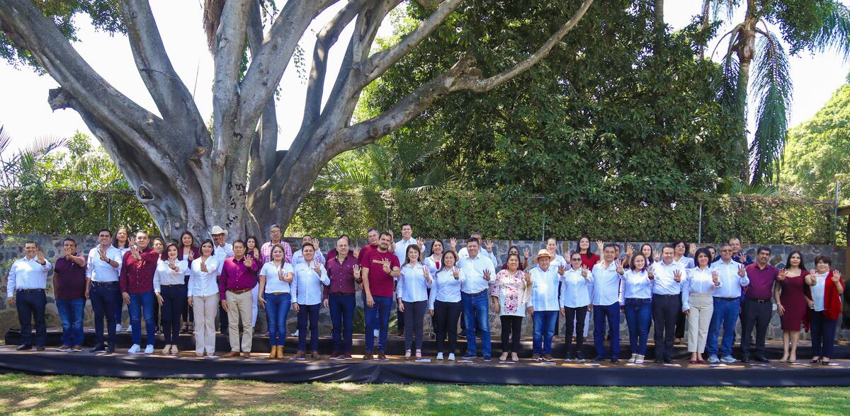 Se reúne Margarita González Saravia con las y los 33 candidatos a alcaldías en Morelos.