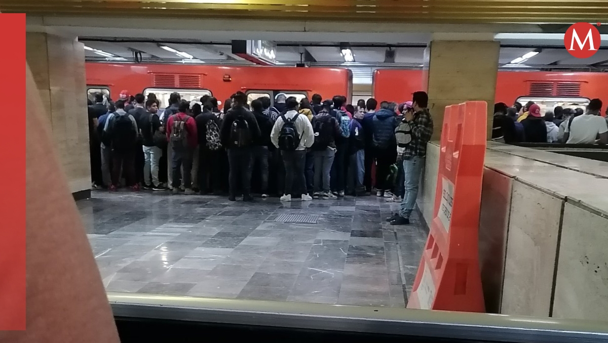 Los usuarios reportan trenes llenos desde las terminales Ciudad Azteca y Constitución de 1917. | Foto: Especial