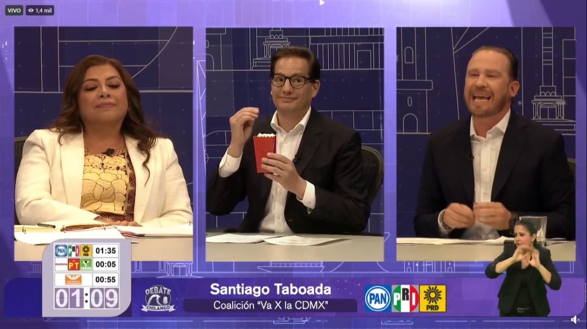 Salomón Chertorivski saca palomitas en debate por la jefatura de gobierno