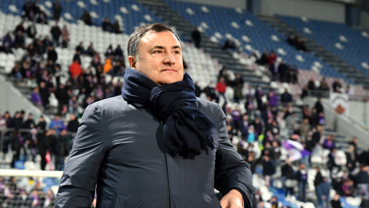Gerente general de la Fiorentina recibe respiración asistida tras sufrir paro cardiaco (AP)
