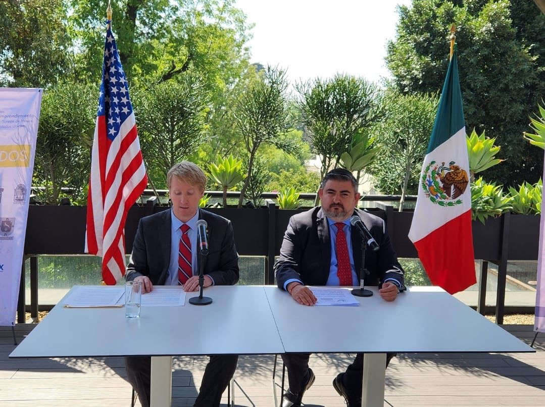 Ambas instituciones trabajarán de manera conjunta para el desarrollo de Pymes en la región sur y sureste del país. Foto: Especial