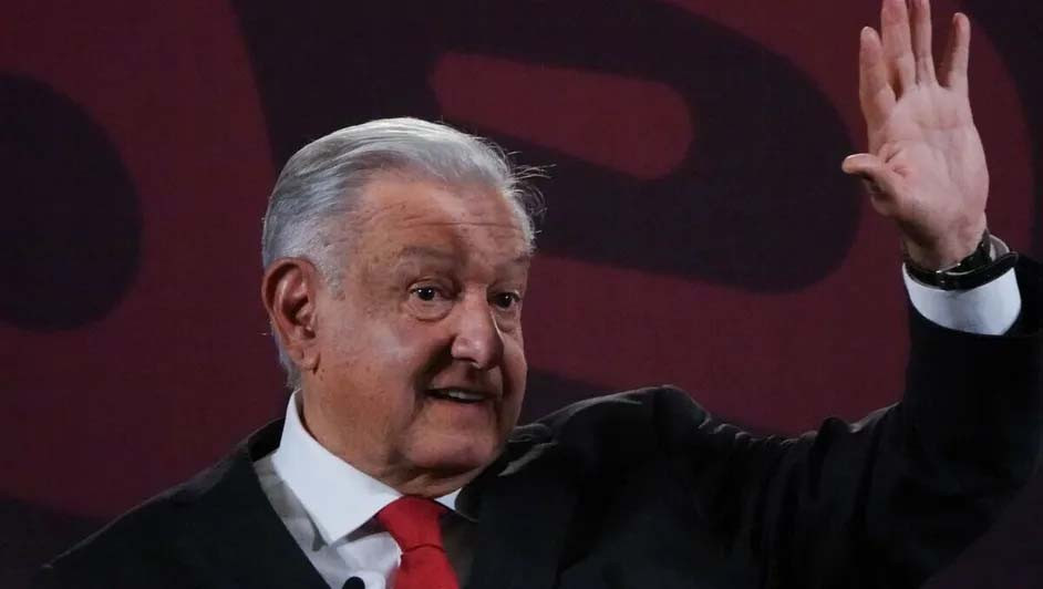 AMLO dice que publicistas timaron a la oposición porque no funcionó campaña de bots